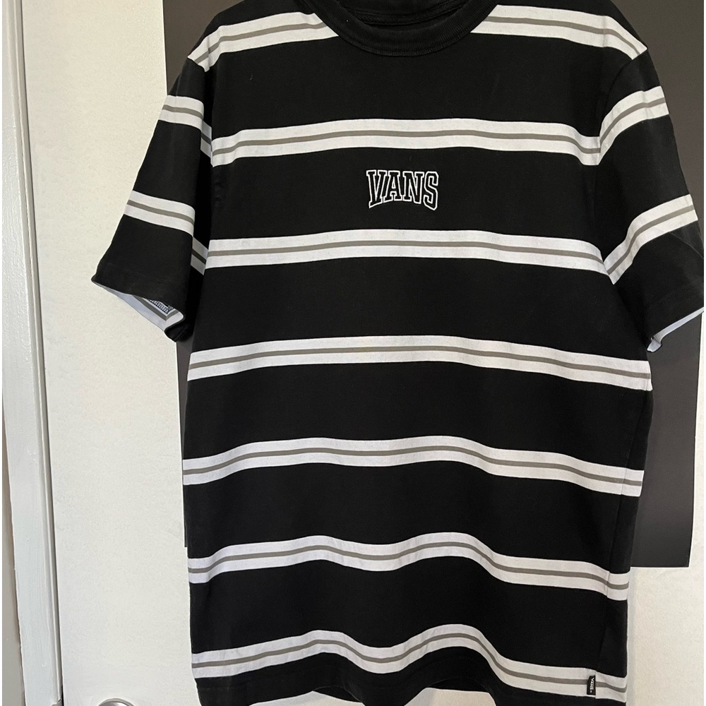 Men’s Vans t-shirt.